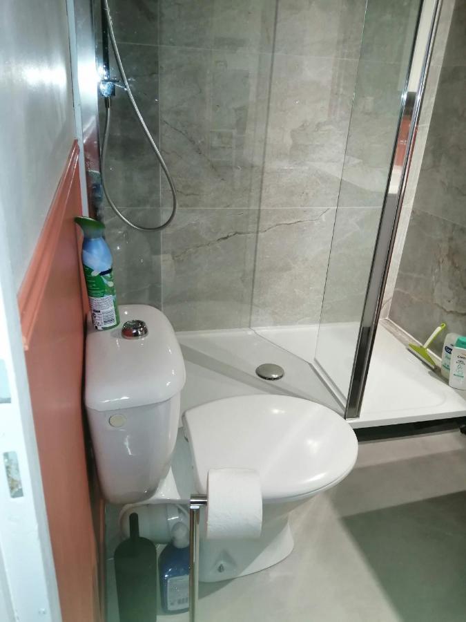 Beau Studio Avec Balcon Bagneres-de-Bigorre Ngoại thất bức ảnh